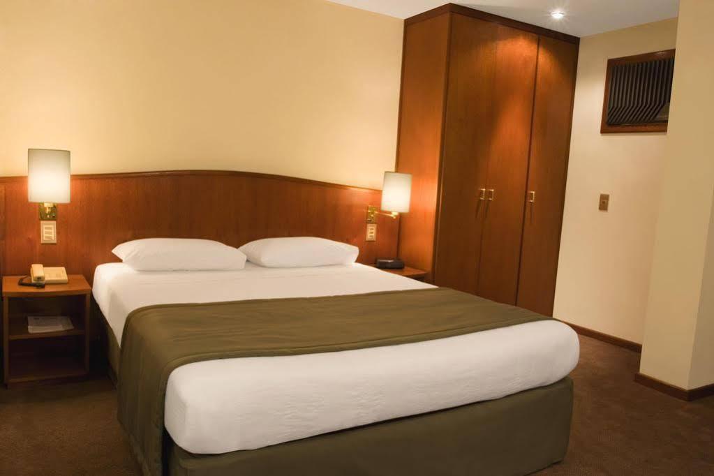 Hotel Moncloa เซาเปาโล ภายนอก รูปภาพ
