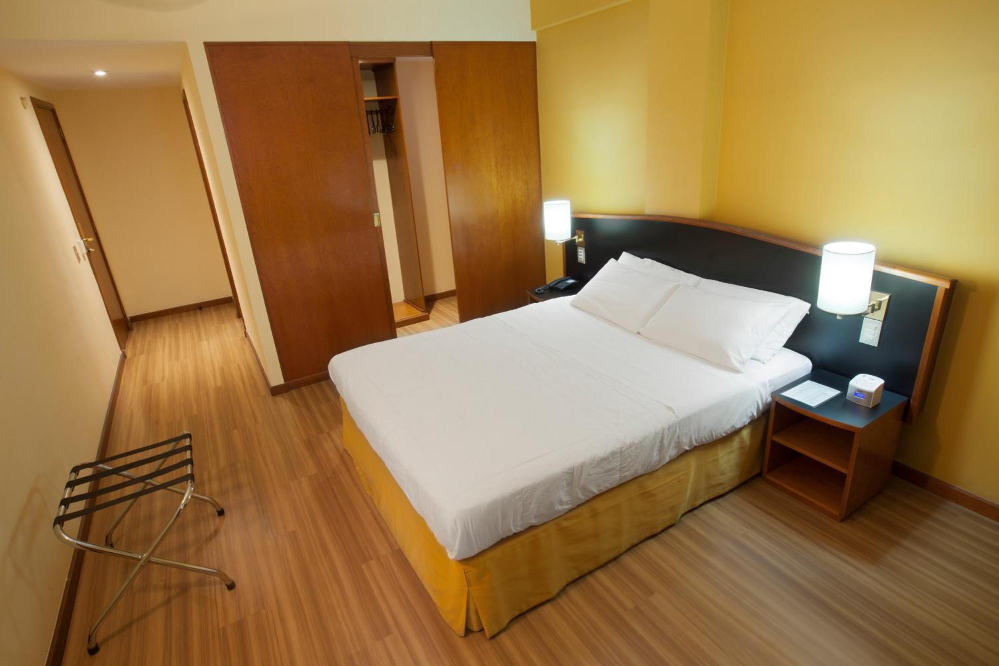 Hotel Moncloa เซาเปาโล ภายนอก รูปภาพ
