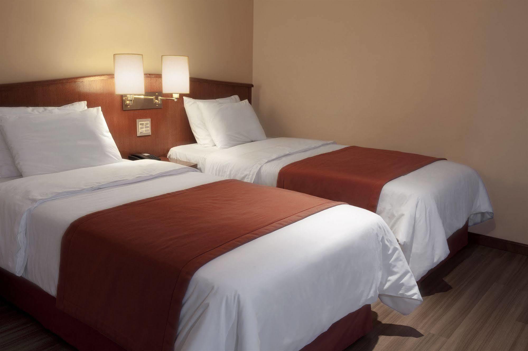 Hotel Moncloa เซาเปาโล ภายนอก รูปภาพ