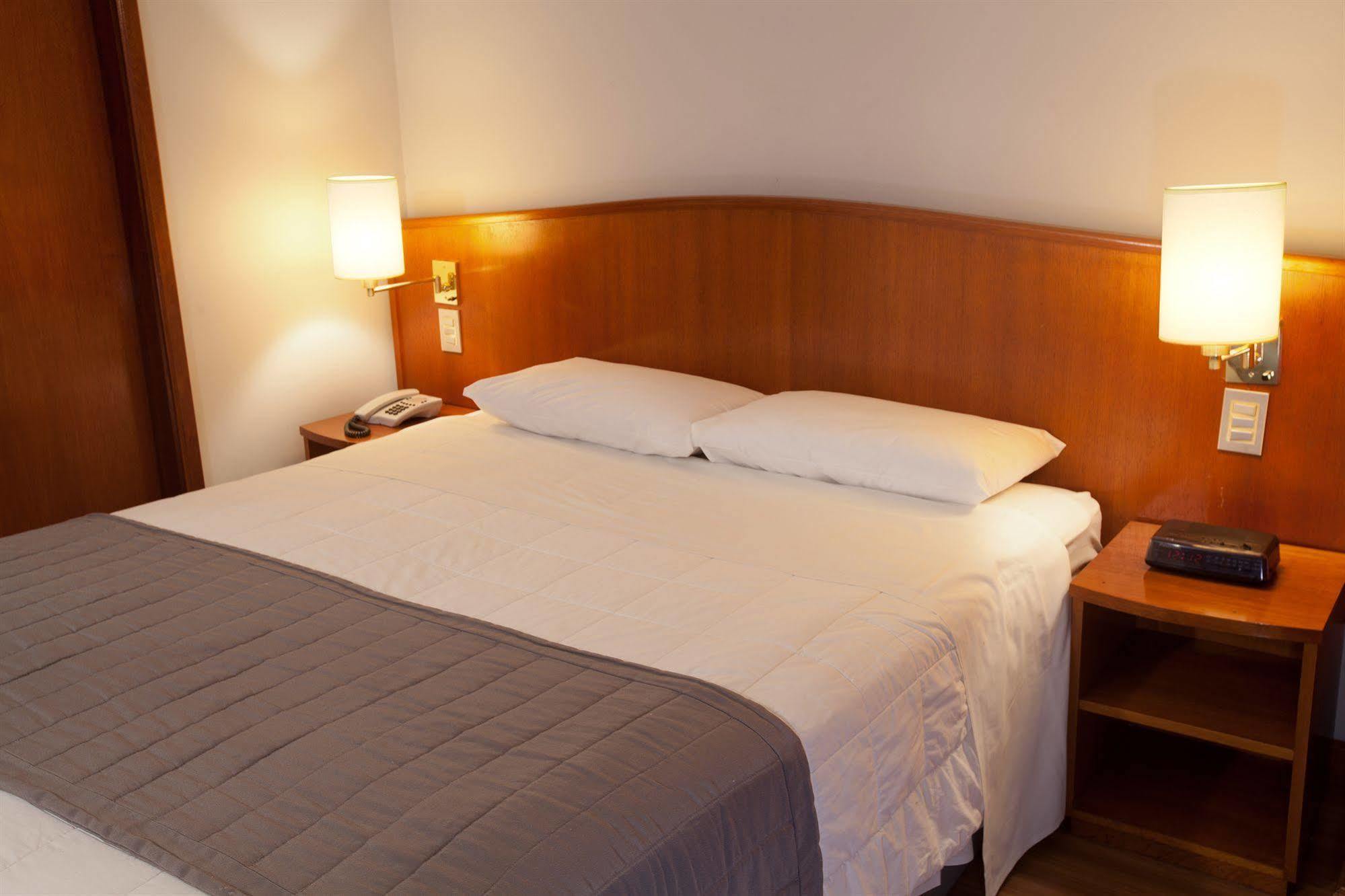 Hotel Moncloa เซาเปาโล ภายนอก รูปภาพ